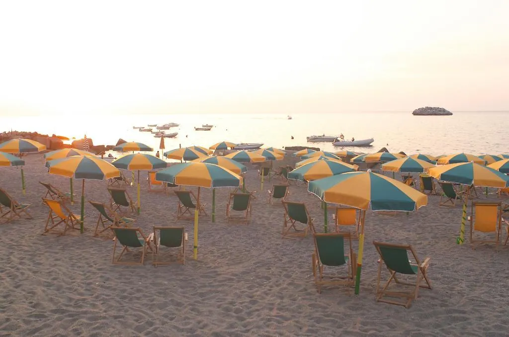 Costa Azzurra Hotel Brolo